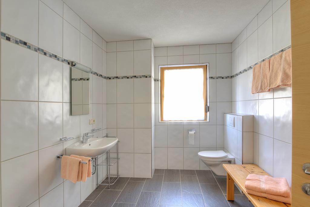 Appartement Strolz Schnann Habitación foto