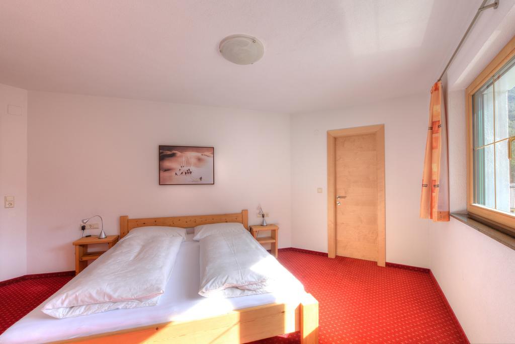 Appartement Strolz Schnann Habitación foto