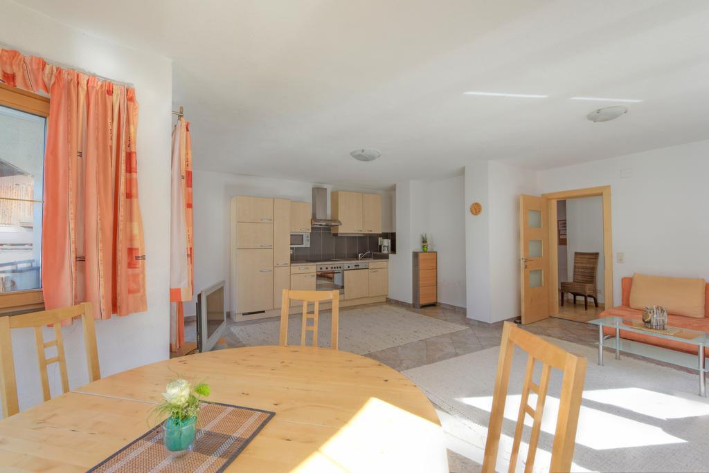 Appartement Strolz Schnann Habitación foto